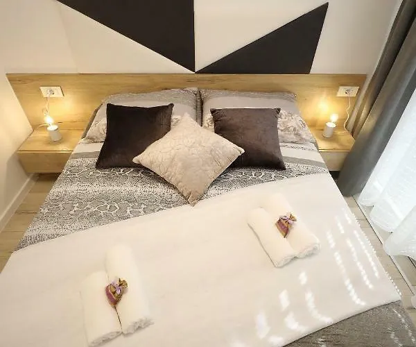 Sens Apartment